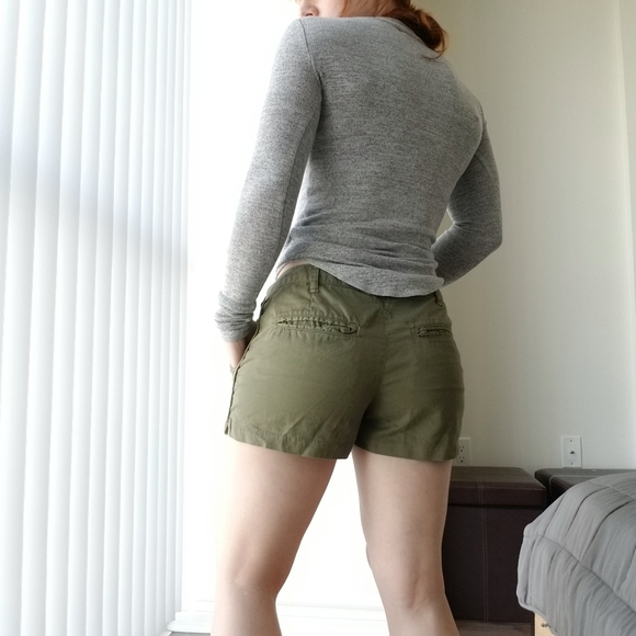 2/$25 Zara Trafaluc army green shorts size 4 - Picture 3 of 16